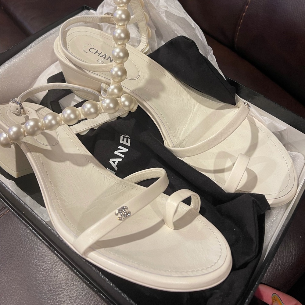 Chanel heeled sandals size 41